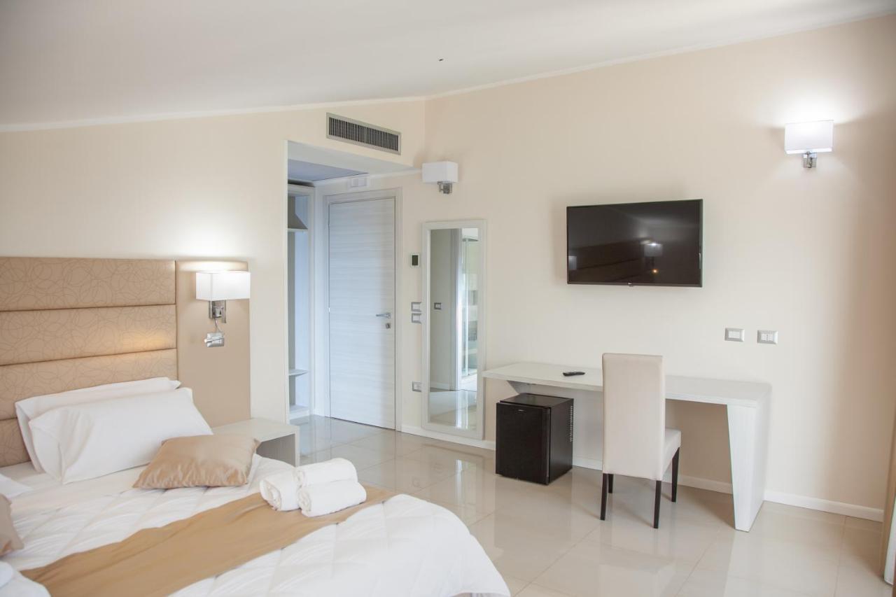 Hotel Dolce Stella Torre Melissa Exteriör bild