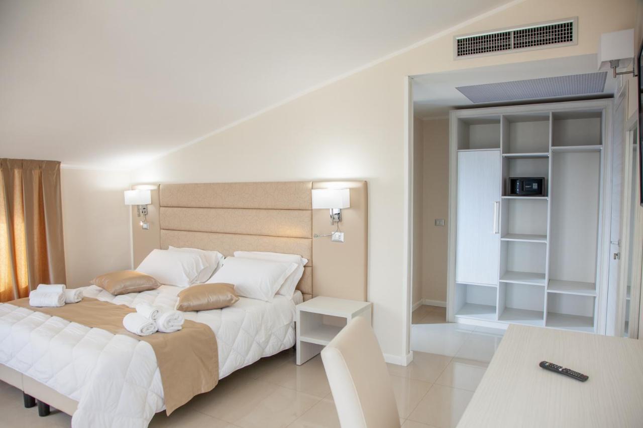 Hotel Dolce Stella Torre Melissa Exteriör bild