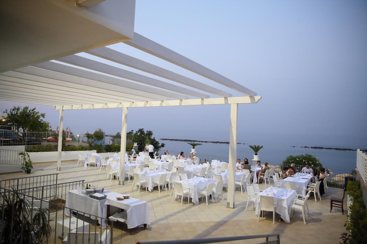 Hotel Dolce Stella Torre Melissa Exteriör bild