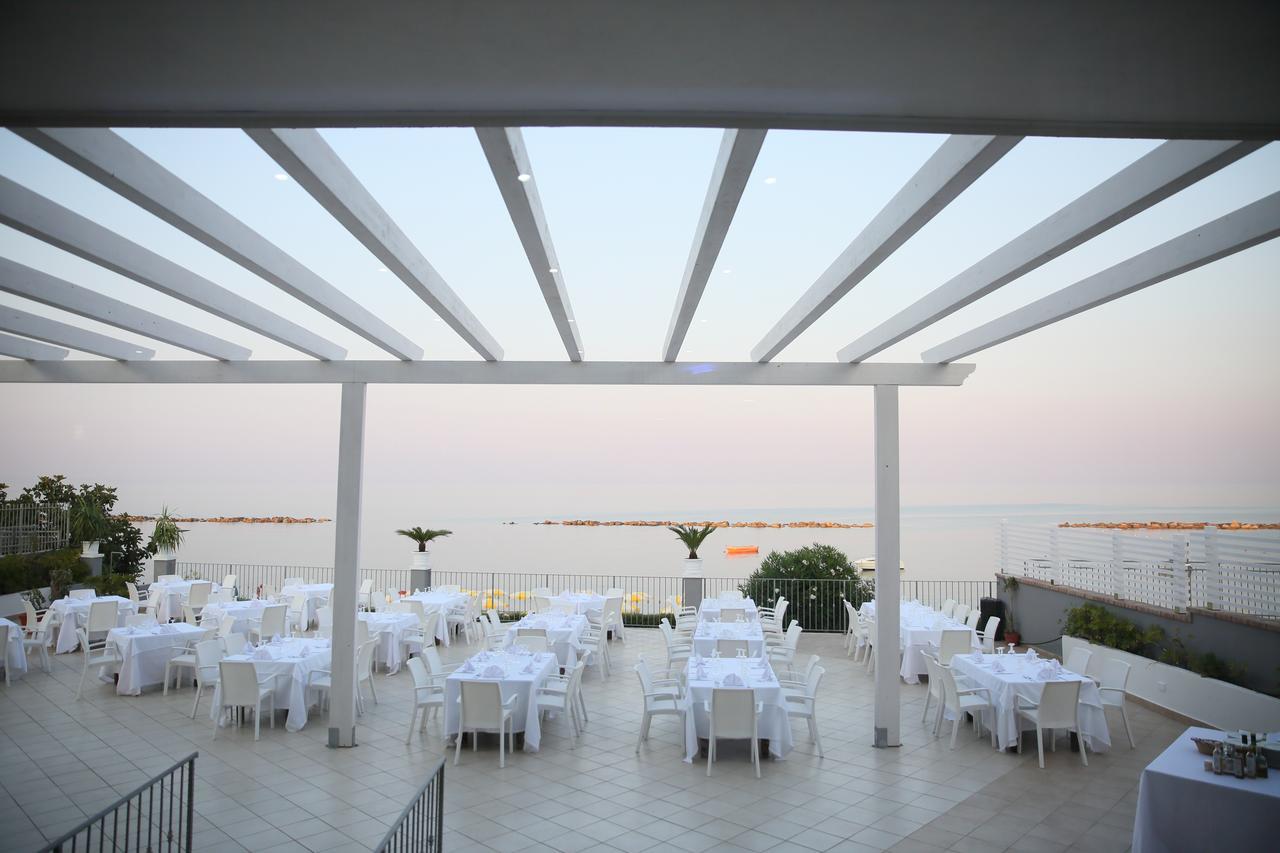Hotel Dolce Stella Torre Melissa Exteriör bild
